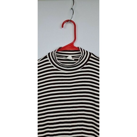 Gap Ladies mock neck pullover  NWOT - Picture 8 of 9